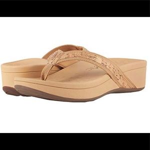 New! Vionic Pacific High Tide Sandals Gold size 8